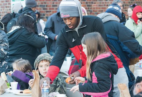 EvCC Men’s Basketball Lends a Helping Hand