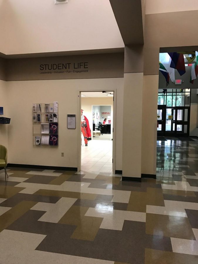 Student+LIFE+Entrance