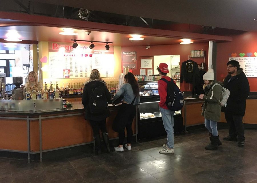Students waiting in line at Bargreens Coffee
shop in Parks Student Union.