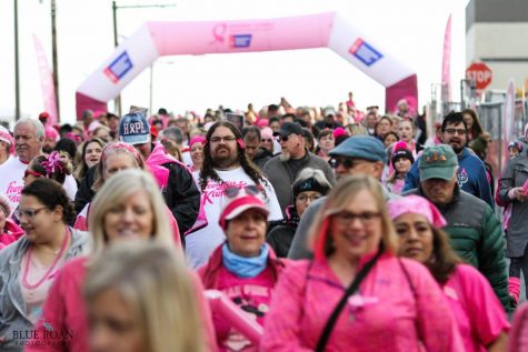 Participants walk at Snohomish Countys Making Strides event in 2019.