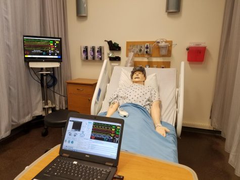Simulation patient waiting for students to conduct their practices.