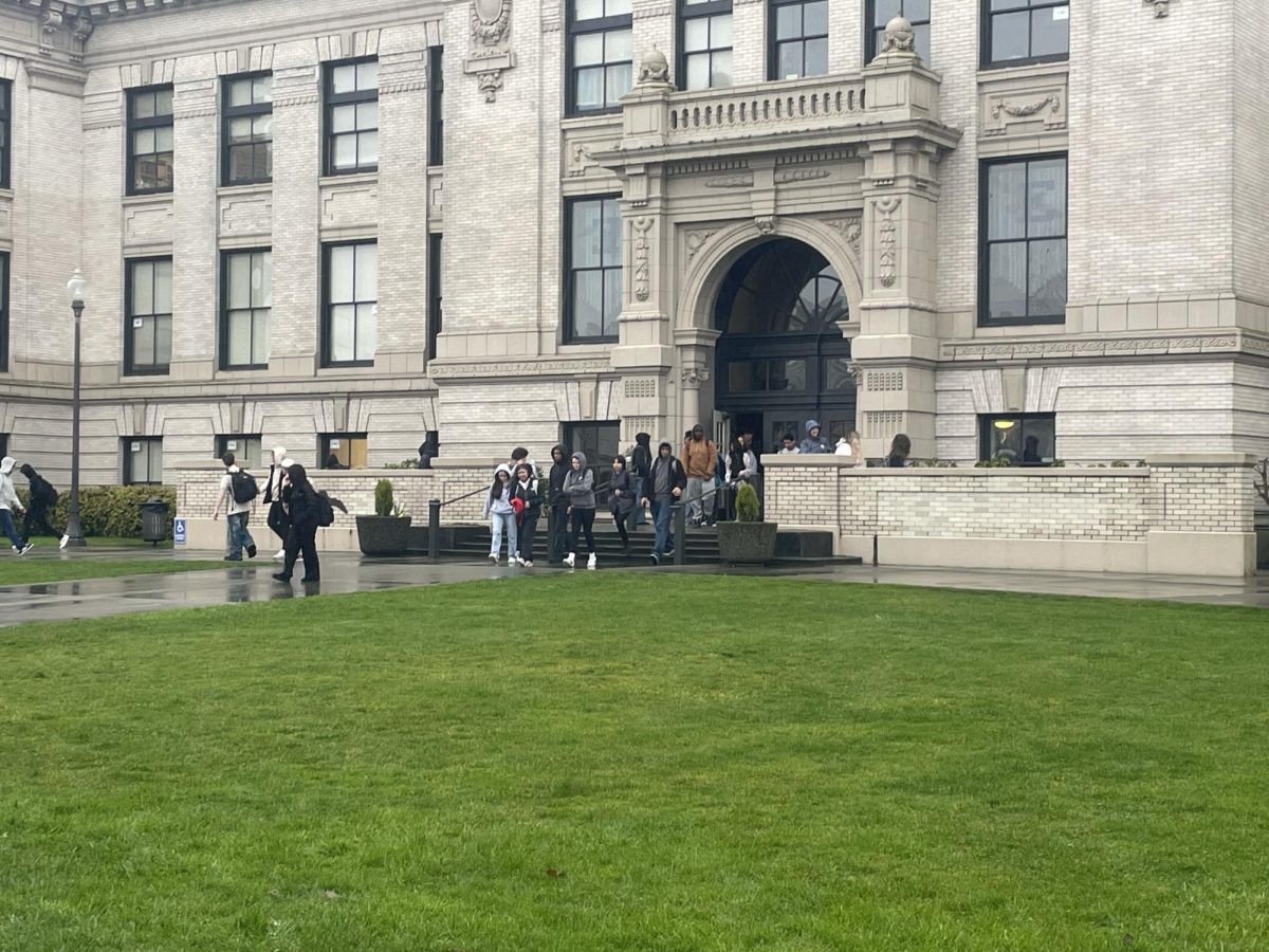 The final bell of the day rings as Everett High School students are sent off into the world. (Anthoney Ray-Kirk)